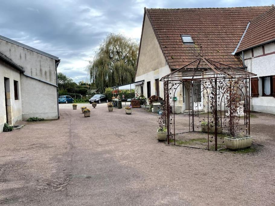 Charmant T2 Au 1Er Dans Residence Avec Parc Arbore Saint-Pierre-le-Moûtier Exteriör bild